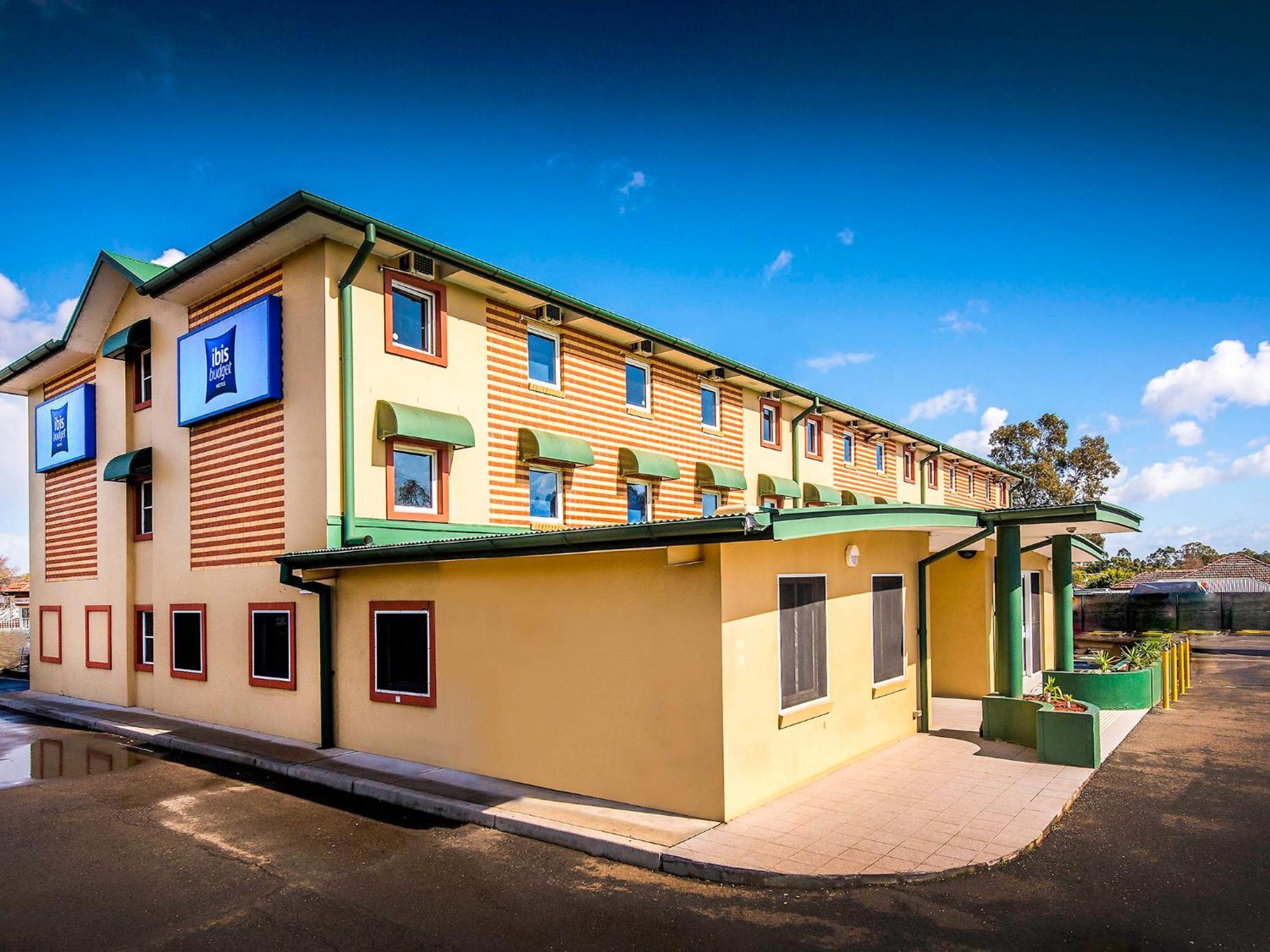Ibis Budget - Casula Ливърпул Екстериор снимка
